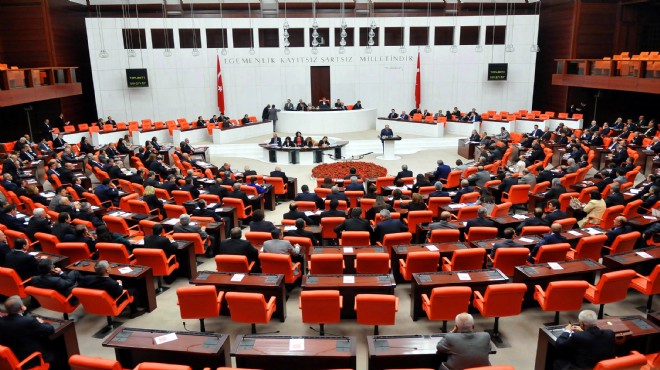 Türkiye Büyük Millet Meclisi nde kritik istifa!
