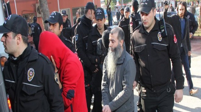 Türkiye yi tehdit eden DAEŞ li teröristin 2 ağabeyi tutuklandı