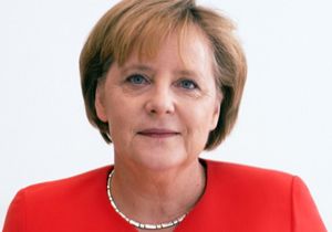 Merkel üst üste 5.kez en güçlü! 