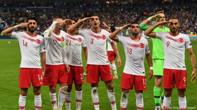 UEFA dan  asker selamı  kararı