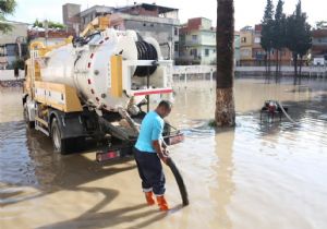 Bornova’da yağış rekoru, belediyeden seferberlik 
