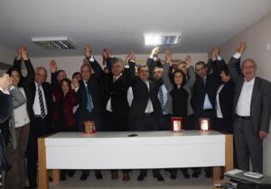 CHP İzmir’de vefa günü: Meclis yolunu seçenlere plaket 