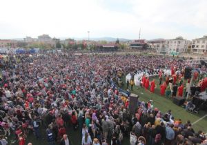 Menderes’te Hatipoğlu rüzgarı: Binlerle Kutlu Doğum programı 