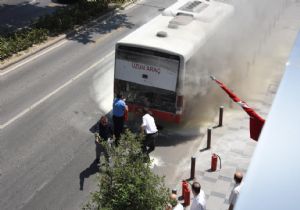 Flaş! İzmir’de belediye otobüsünde yangın paniği 