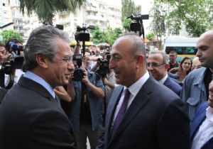 İzmir’de ezber bozan ziyaret-3: Başkan Akpınar Bakan Çavuşoğlu’nu ağırladı 