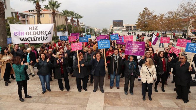 Urlalı kadınlar şiddete karşı yürüdü