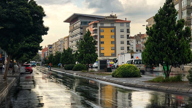 Uyarılar gelmişti: İzmir de beklenen yağış başladı