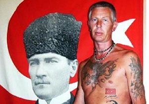 Atatürk hayranı İngiliz çift Bodrum a yerleşecek
