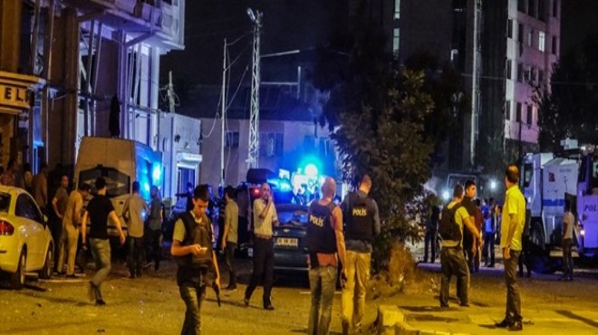 Van da hain saldırı: 3 sivil şehit, 17 si polis 71 yaralı