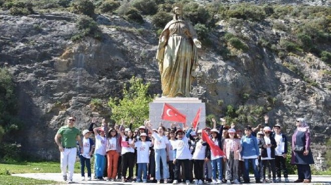 Vanlı öğrenciler İzmir i gezdi