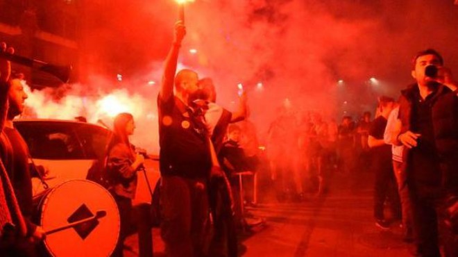 Beşiktaş, İzmir de şampiyonluğunu kutladı