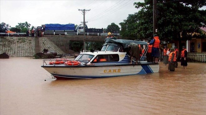 Vietnam da şiddetli yağışlar 84 can aldı