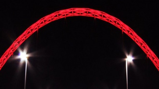 Wembley in ünlü kemeri Türkiye için kırmızı oldu
