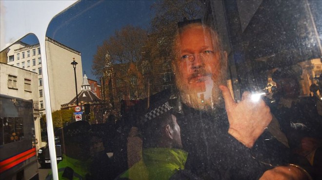 Wikileaks in kurucusu Assange tutuklandı