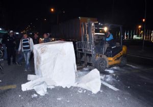 İzmir yolunda faciadan dönüş: Mermer düştü! 