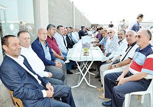 Murat Koç un hacı yemeği İzmirlileri buluşturdu