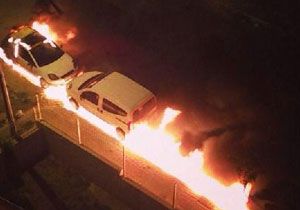 İzmir de üç araç yandı: Kundaklama şüphesi