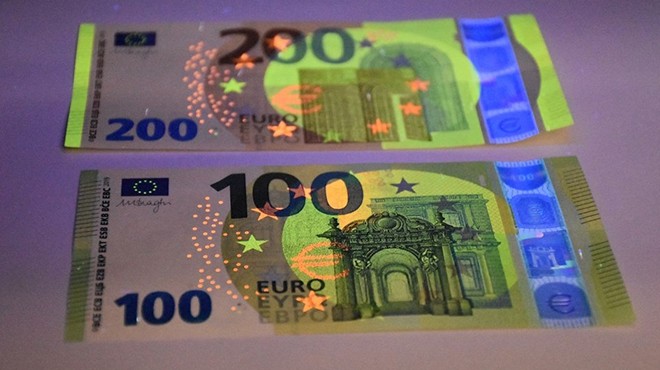 Yeni 100 ve 200 euroluk banknotlar dolaşımda