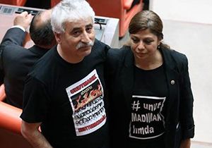 İzmir Milletvekili Altıok Madımak tişörtüyle Meclis e geldi