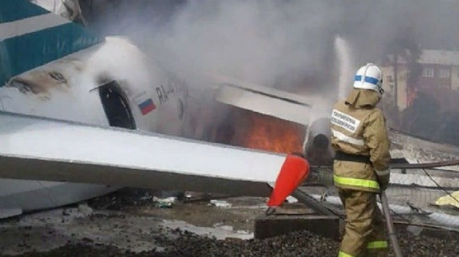 Yolcu uçağı inişte pistten çıktı: 2 ölü 22 yaralı!