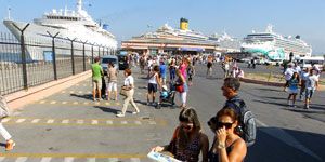 Kurvaziyer bereketi: 4 gemi 15 bin turist getirdi