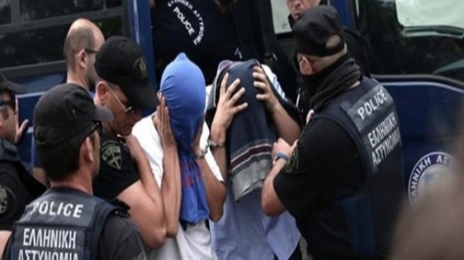 Yunanistan 2 askerin daha iadesini reddetti