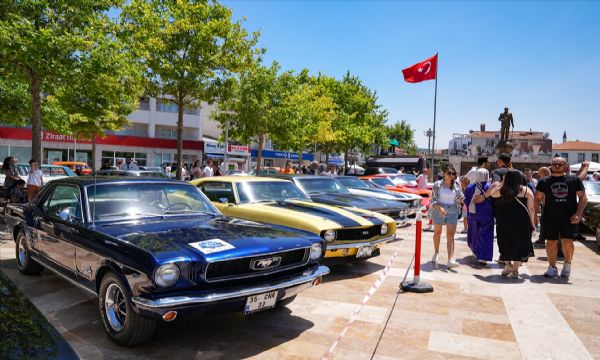 Zeki Müren ve Barış Manço'nun da arabaları var... İzmir'de 'klasik' rüzgarı!