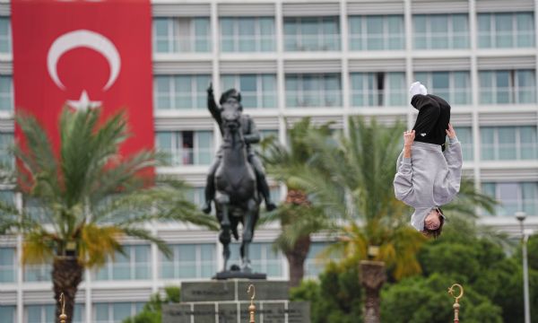 İzmir'de nefes kesen bayram kutlaması