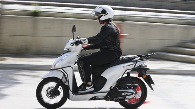  B  sınıf ehliyetle  125 cc  motosiklet kullanılabilecek
