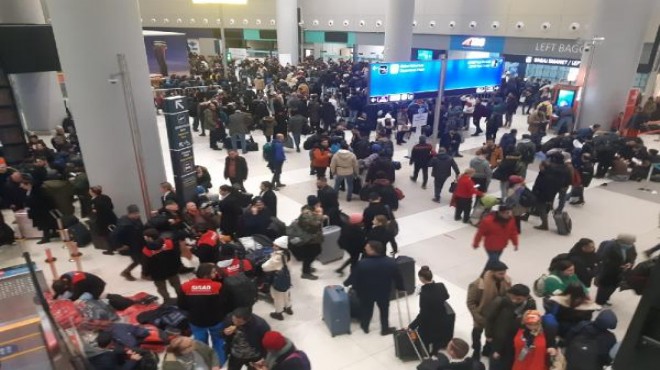 Binlerce yardım gönüllüsü İstanbul Havalimanı nda!