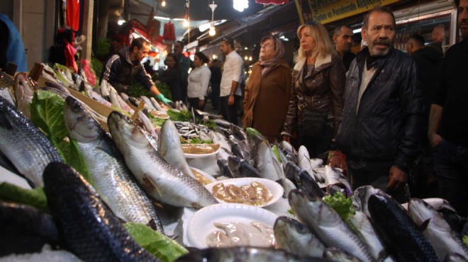  Deniz balığı mı, çiftlik balığı  mı tartışmasına İzmir den şok açıklamalar...  Tezgah a geliyoruz!