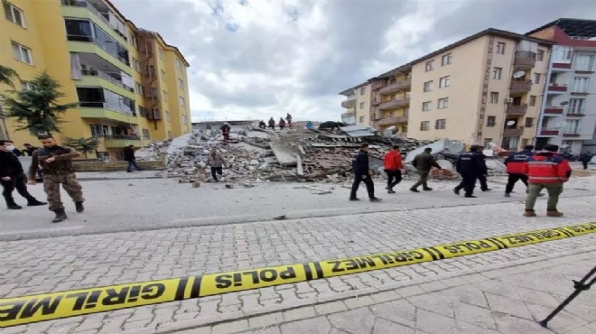 Malatya da ağır hasarlı  bina çöktü!