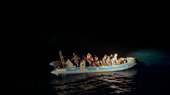 30 göçmen kurtarıldı... Lastik botta ölüme ittiler!
