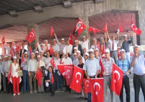 İzmir’den Başkent’e çıkarma: Teröre hayır, kardeşliğe evet 