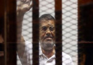 Mısır da Mursi ye önce müebbet, sonra da idam!