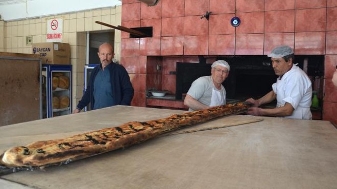 3,5 metre uzunluğunda ramazan pidesi yapıldı