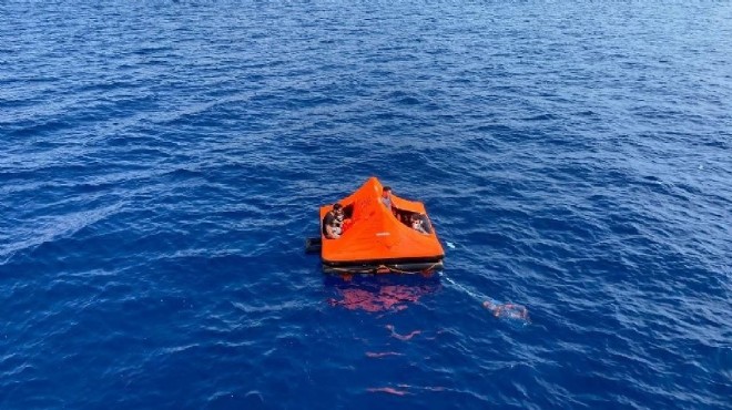 500 düzensiz göçmeni taşıyan tekne kayboldu