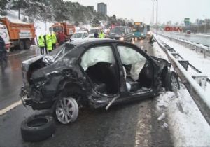 Karla mücadele ekibine otomobil çarptı: 3 ölü 
