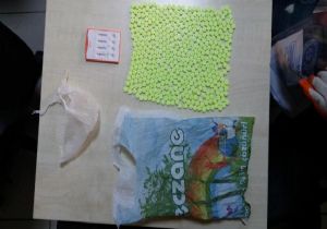 İzmir’de uyuşturucu operasyonu: Biri çocuk… 