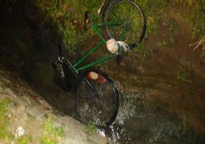Korkunç son: Bisikletle kanala düştü 