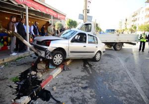 İzmir’de korkunç kaza: 2 ölü, 2 yaralı 