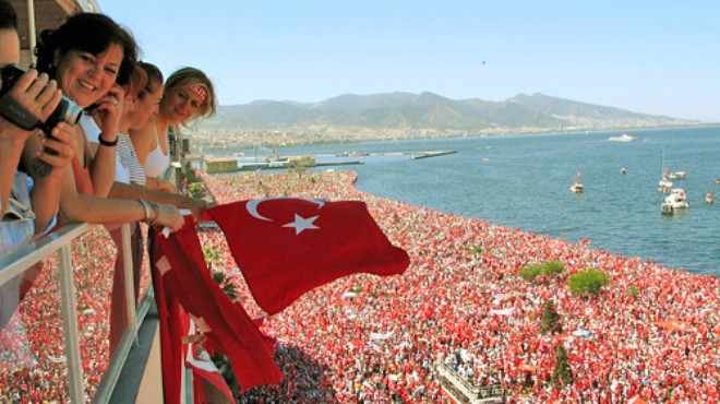 9 Eylül’e geri sayım: İzmir’de bayraklar kapış kapış