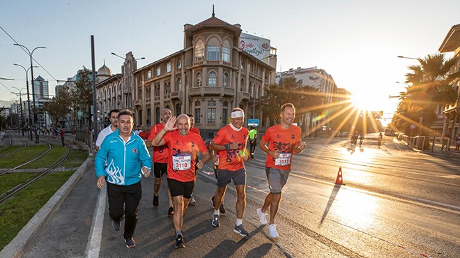 9 Eylül Uluslararası İzmir Yarı Maratonu tamamlandı