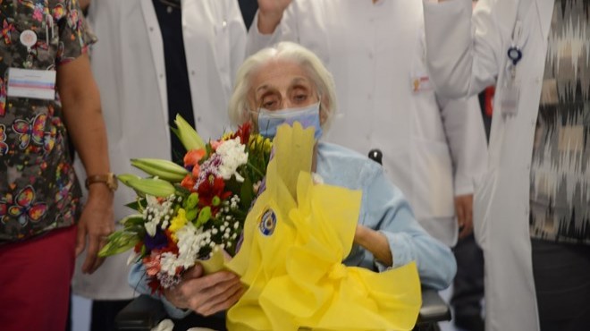 94 yaşındaki emekli hemşire virüsü yendi