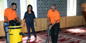Karabağlar camilerinde Ramazan temizliği