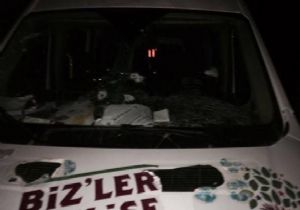 Flaş! HDP nin seçim minibüsünün şoförü öldürüldü