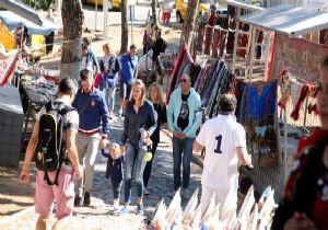 Kadifekale deki turist pazarına büyük ilgi