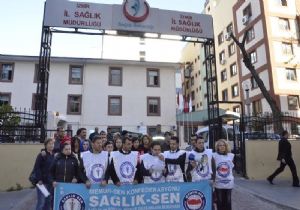 İzmir Sağlık Müdürlüğü ne lojman protestosu