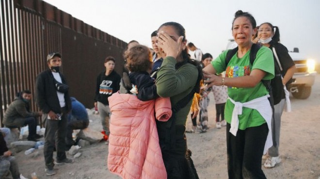 ABD ye gitmek isteyen göçmenler sınıra yığıldı