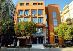 İzmir’de YÖK kararıyla sağlık merkezi kapatmaya yargı freni! 